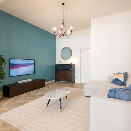 Beautiful Renovated Apartment In An Authentic Building 오스텐드 외부 사진