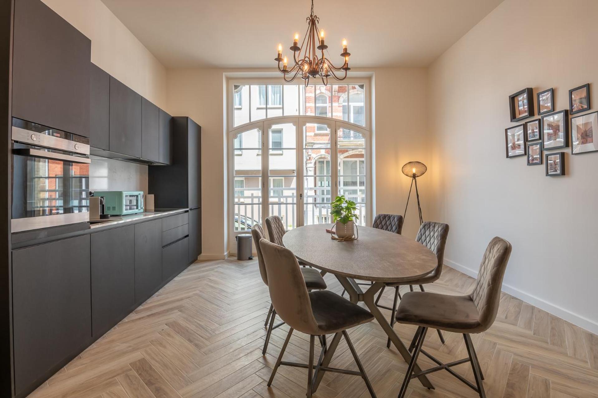 Beautiful Renovated Apartment In An Authentic Building 오스텐드 외부 사진
