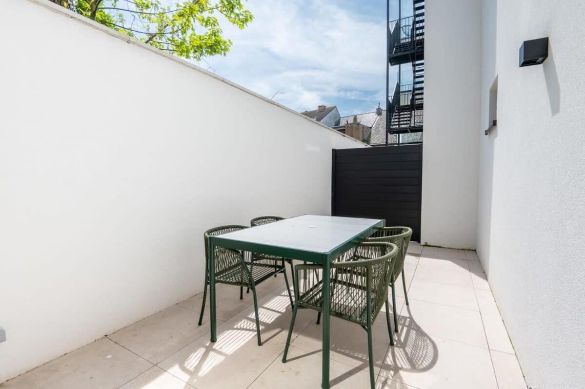 Beautiful Renovated Apartment In An Authentic Building 오스텐드 외부 사진