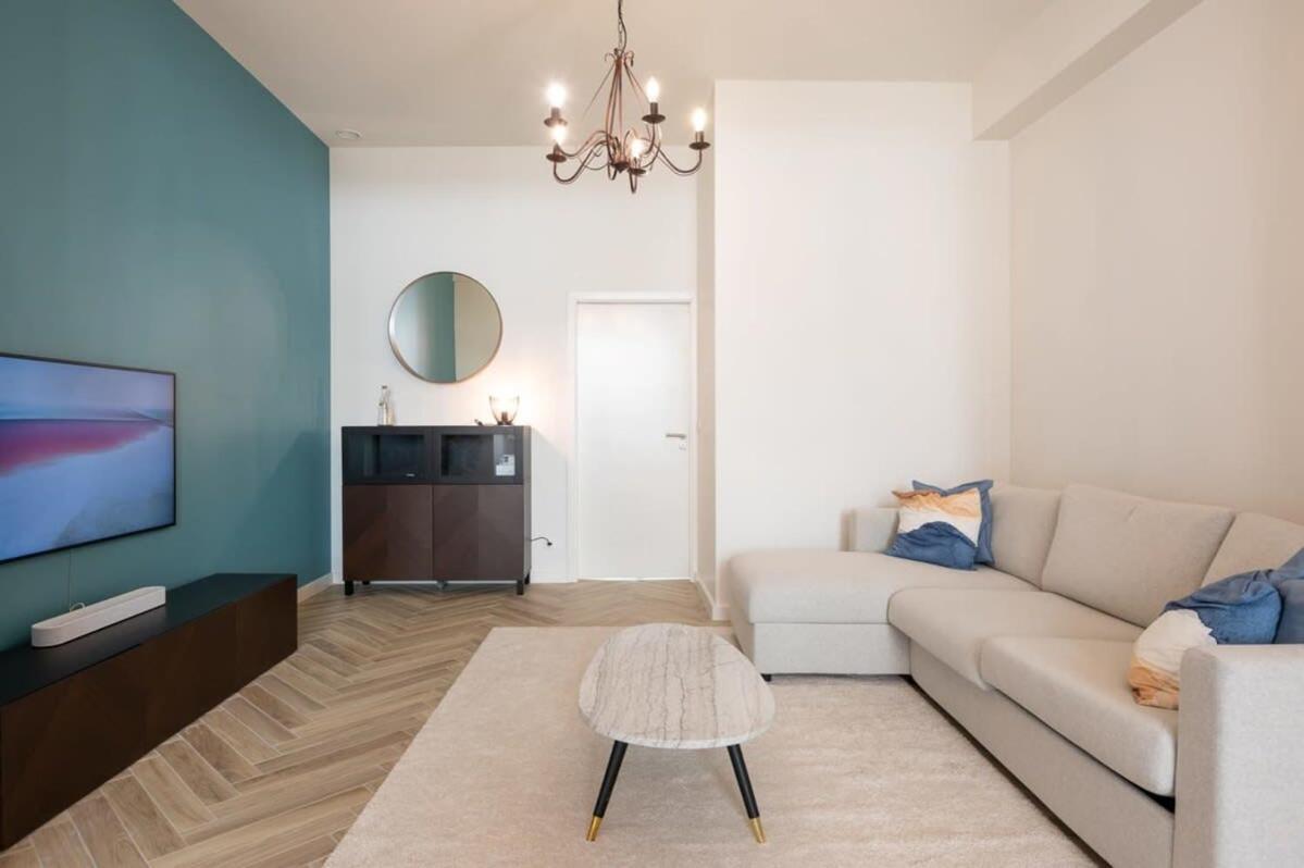Beautiful Renovated Apartment In An Authentic Building 오스텐드 외부 사진