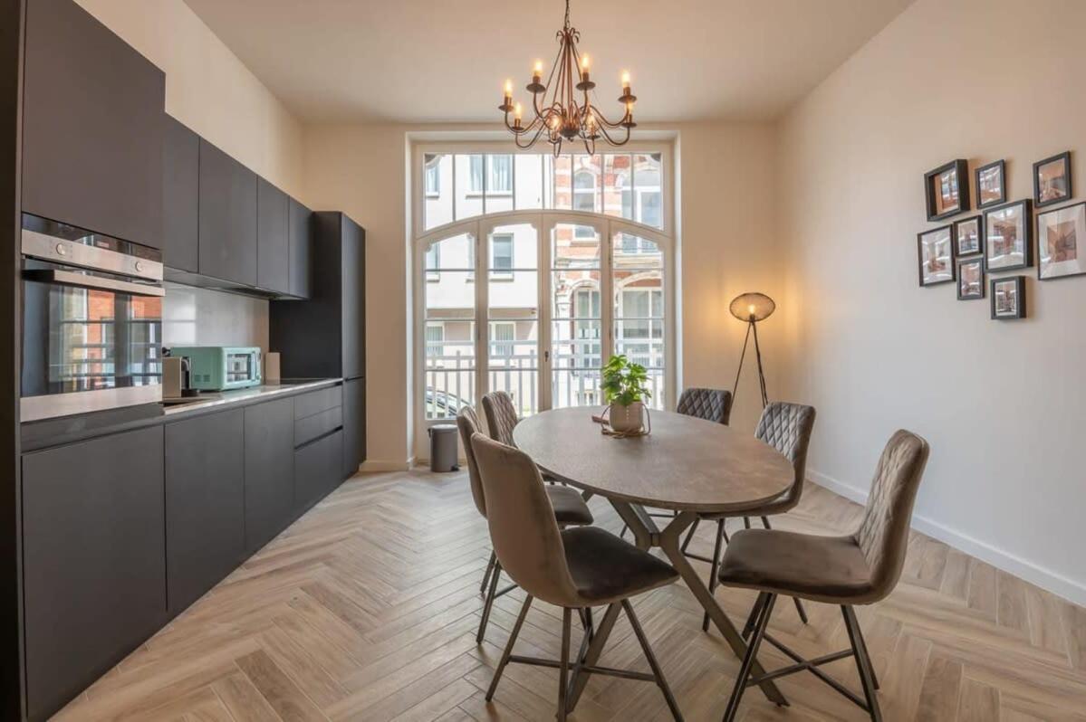 Beautiful Renovated Apartment In An Authentic Building 오스텐드 외부 사진
